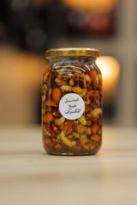 عسل مع المكسرات